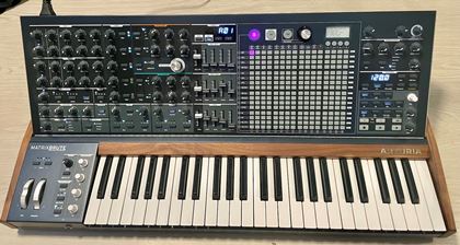 Arturia-Matrixbrute"